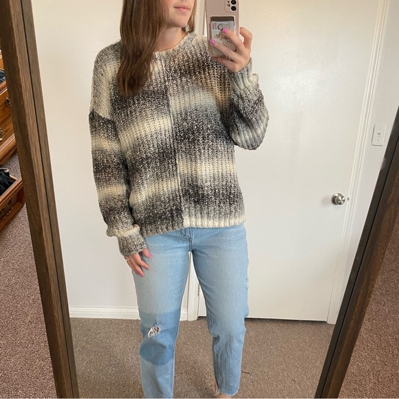 Lucky Brand knit sweater size women’s medium - Picture 2 of 6